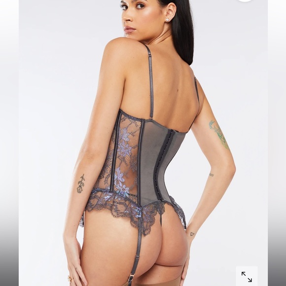 Savage X Fenty Living in the Clouds Iridescent Lace Bustier & Panty Set - Picture 7 of 17